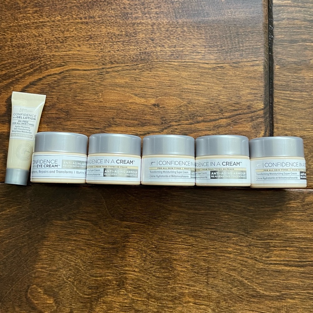 NWOB it Cosmetics Confidence In A Cream Moisturizer Bundle of 5 Mini